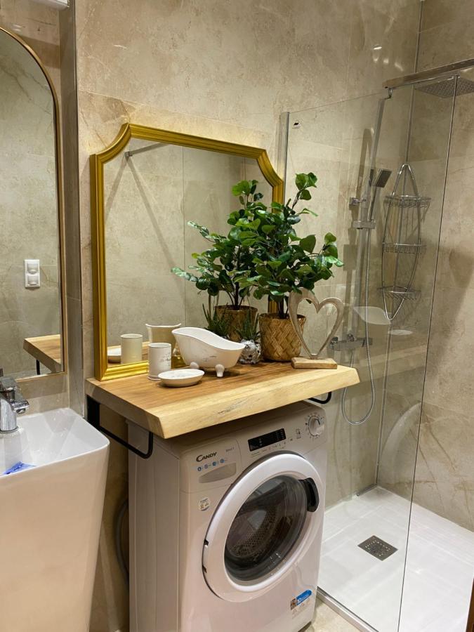 Ag.Sofias Pedestrian Area Luxury Ap. & Big Balcony Appartement Thessaloniki Buitenkant foto