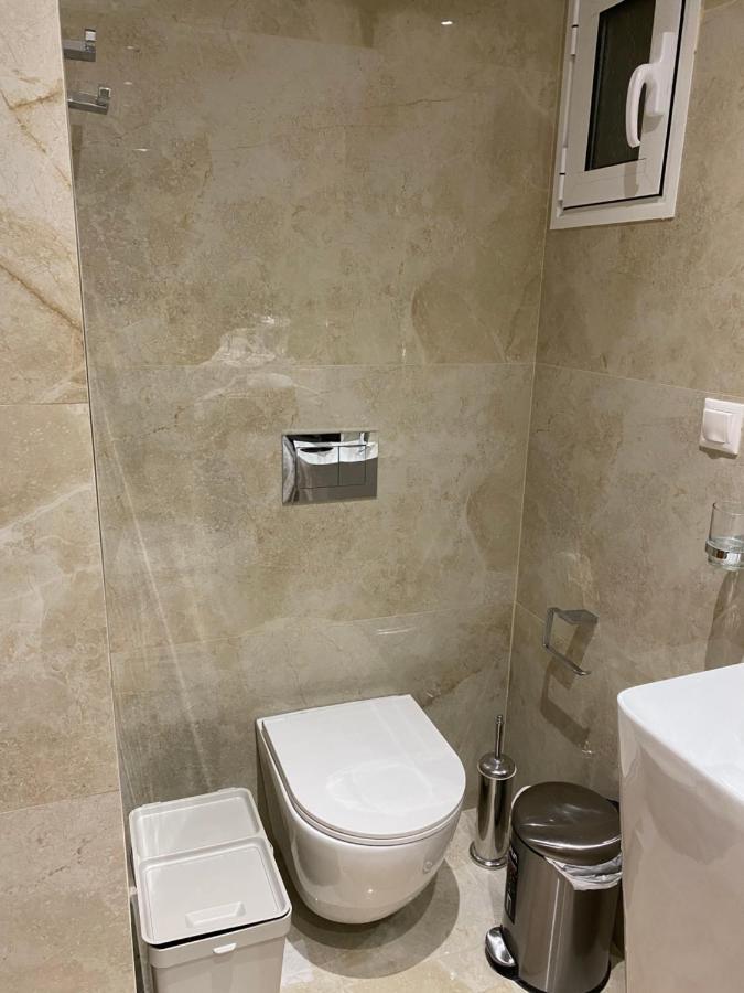 Ag.Sofias Pedestrian Area Luxury Ap. & Big Balcony Appartement Thessaloniki Buitenkant foto